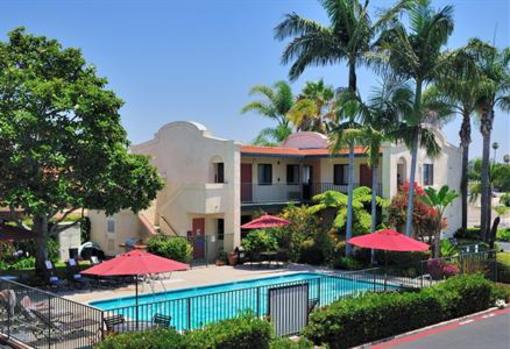 фото отеля BEST WESTERN Lamplighter Inn and Suites at SDSU