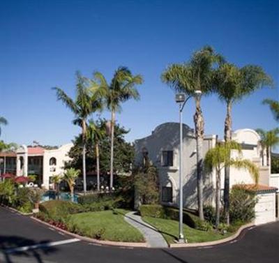 фото отеля BEST WESTERN Lamplighter Inn and Suites at SDSU