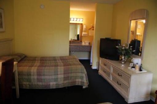 фото отеля Holiday Park Hotels & Suites Deerfield Beach
