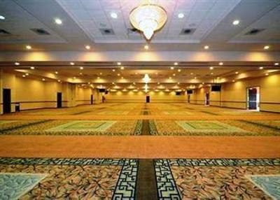 фото отеля Clarion Inn Waterford Convention Center