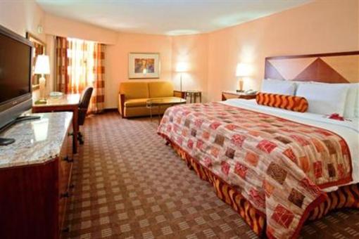 фото отеля Crowne Plaza Houston River Oaks
