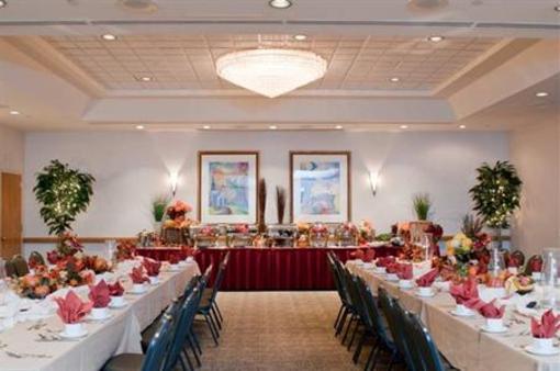 фото отеля Embassy Suites Hotel Syracuse