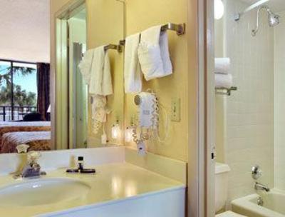 фото отеля Travelodge Inn & Suites Orlando Airport