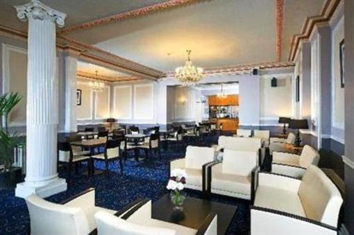 фото отеля Bay Burlington Hotel