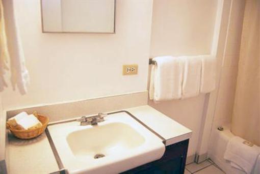 фото отеля Holiday Surf Hotel