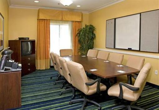 фото отеля Fairfield Inn & Suites Boston Milford