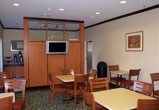 фото отеля Fairfield Inn & Suites Boston Milford