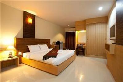 фото отеля Amnauysuk Hotel