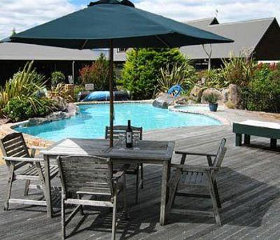 фото отеля Cedarwood Lakeside Holiday Resort