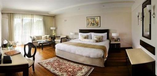фото отеля The Claridges