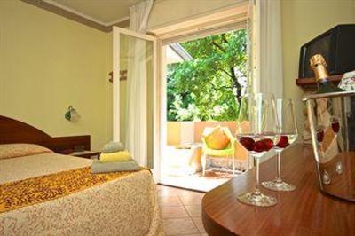 фото отеля West Garda Hotel