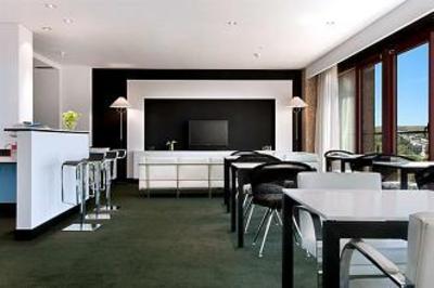 фото отеля Hilton Madrid Airport