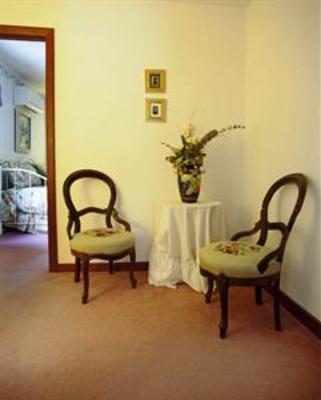 фото отеля The Tuckernuck Inn