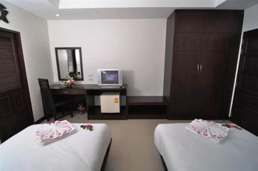 фото отеля Patong Voyage Place