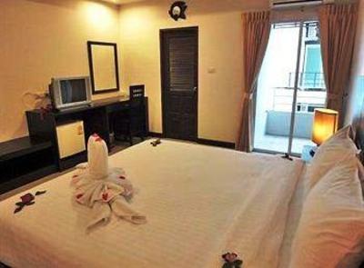 фото отеля Patong Voyage Place