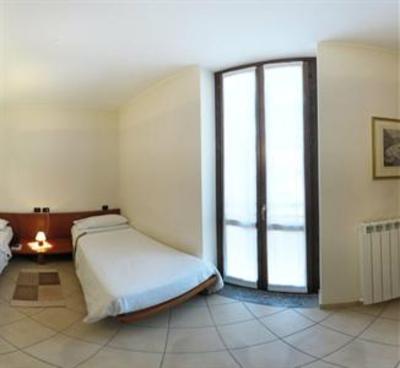 фото отеля Albergo Sole Mariano Comense