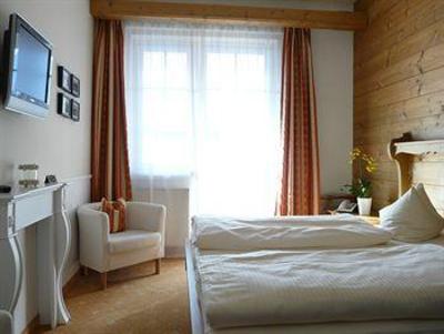 фото отеля Hotel Roter Hahn Garmisch-Partenkirchen