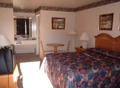 фото отеля Lakeside Inn & Suites