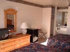 фото отеля Lakeside Inn & Suites