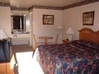 фото отеля Lakeside Inn & Suites
