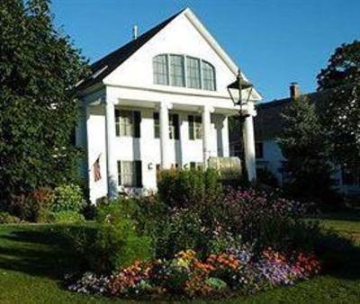 фото отеля The Four Columns Inn Newfane (Vermont)