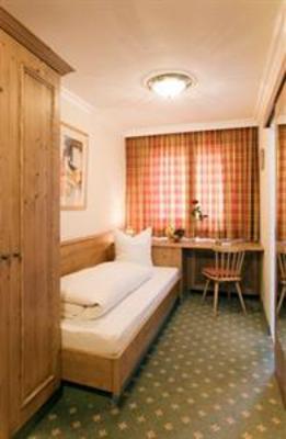 фото отеля Chalet Tschallener Pension