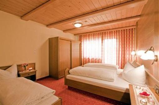 фото отеля Chalet Tschallener Pension