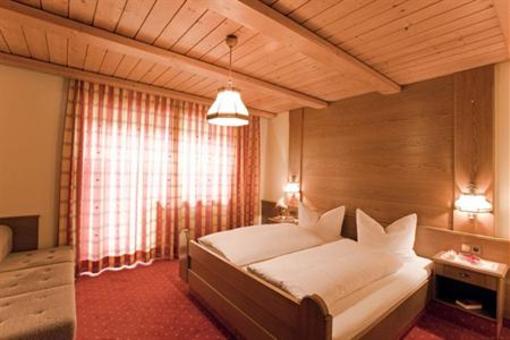 фото отеля Chalet Tschallener Pension