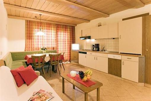 фото отеля Chalet Tschallener Pension
