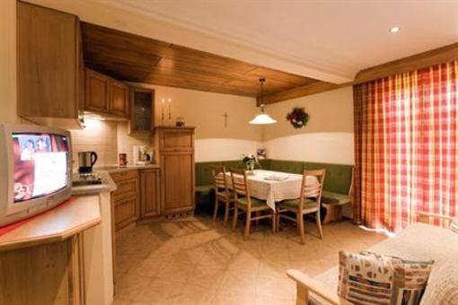 фото отеля Chalet Tschallener Pension