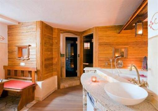 фото отеля Chalet Tschallener Pension