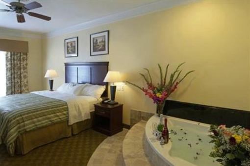 фото отеля Best Western Plus Lone Star Inn