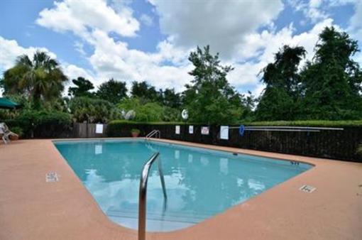 фото отеля Quality Inn Live Oak