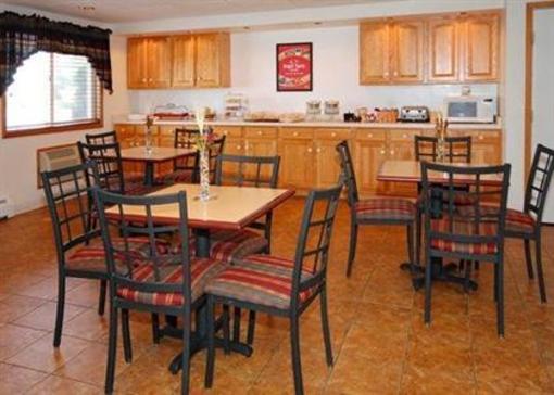 фото отеля Econo Lodge On the Bay