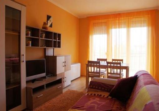 фото отеля Cserkeszolo Apartman