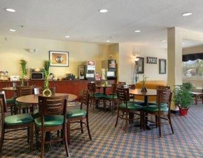 фото отеля Microtel Inn & Suites Hillsborough