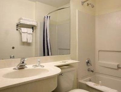 фото отеля Microtel Inn & Suites Hillsborough