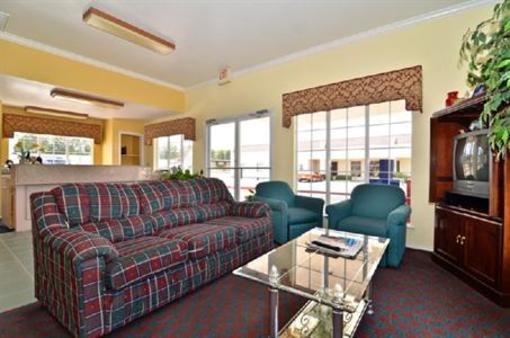 фото отеля Best Western Gun Barrel City Inn