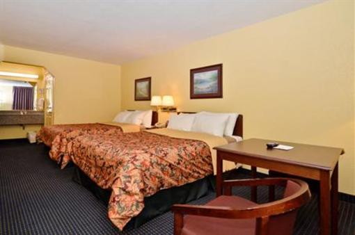 фото отеля Best Western Gun Barrel City Inn
