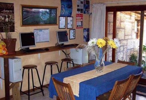 фото отеля Saltycrax Backpackers Surflodge