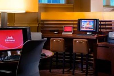 фото отеля Sheraton Commander Hotel