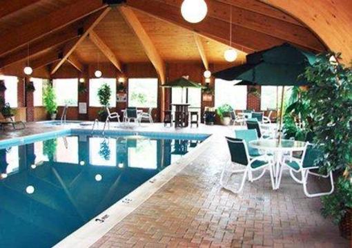 фото отеля Quality & Suites Mansfield (Ohio)