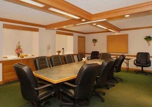 фото отеля Quality & Suites Mansfield (Ohio)