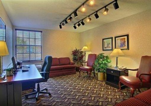 фото отеля Quality & Suites Mansfield (Ohio)