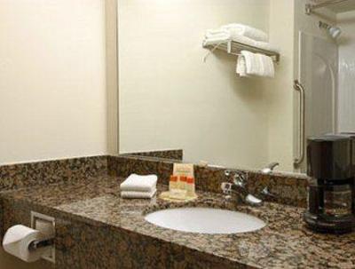 фото отеля Days Inn & Suites Laurel