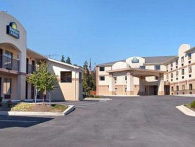 фото отеля Days Inn & Suites Laurel