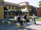 фото отеля Ostello Due Torri-San Sisto 2