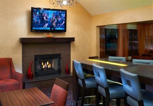 фото отеля Residence Inn Chicago Deerfield