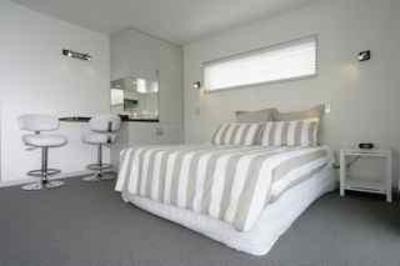 фото отеля At The Beach Bed & Breakfast Christchurch