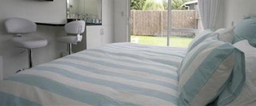фото отеля At The Beach Bed & Breakfast Christchurch